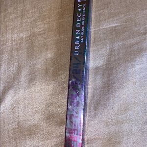 Urban decay black liner